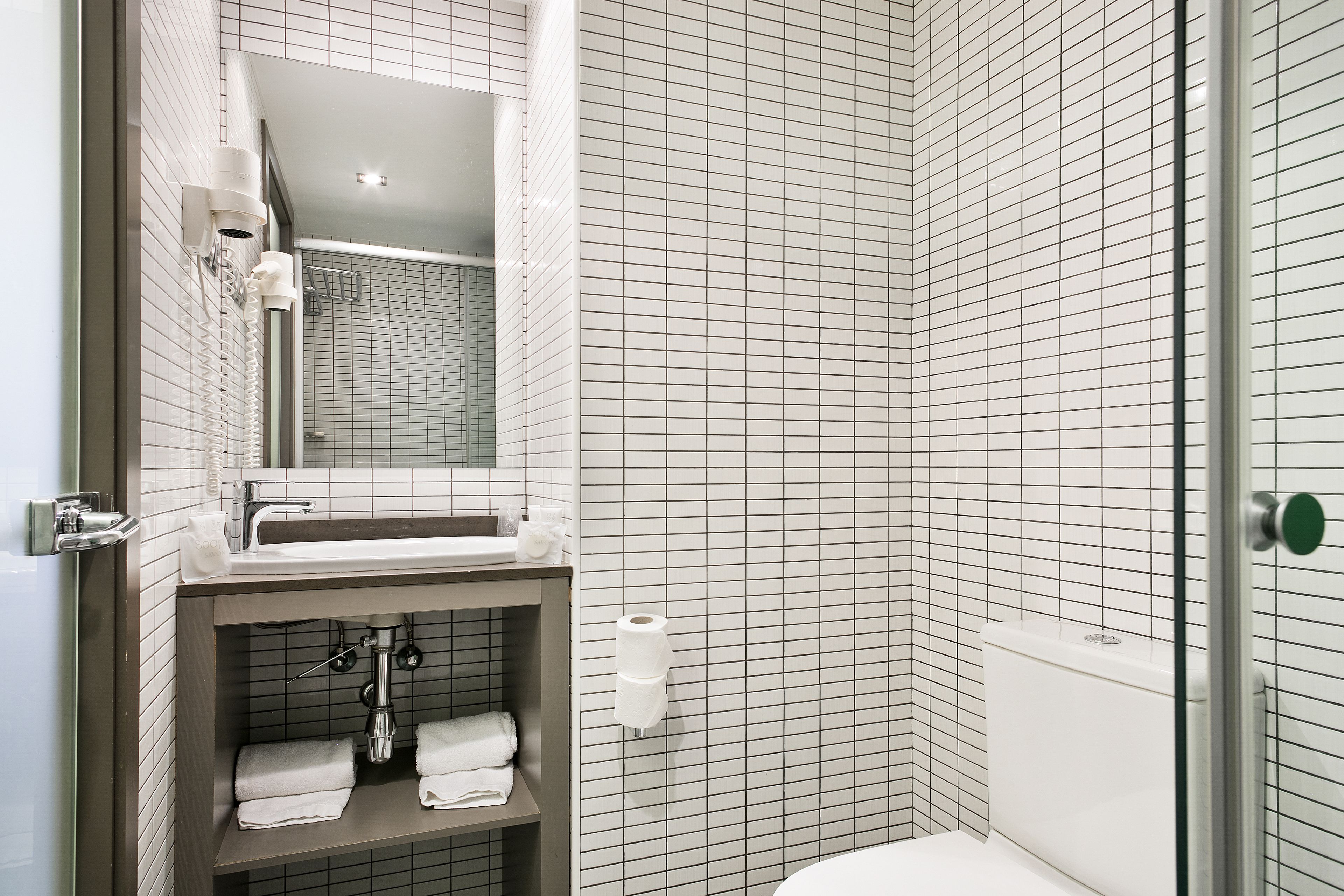 room (miniroom) | bathroom | deep-soaking bathtub, free toiletries, towels