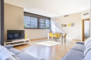 Apartment, 3 Bedrooms | Living room | Flat-screen TV - Hotel Acta Laumon (Barcelona)