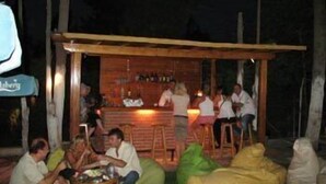 Bar (in der Unterkunft)