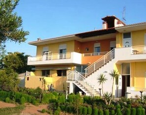 Exterior - Estelle (Polygyros)