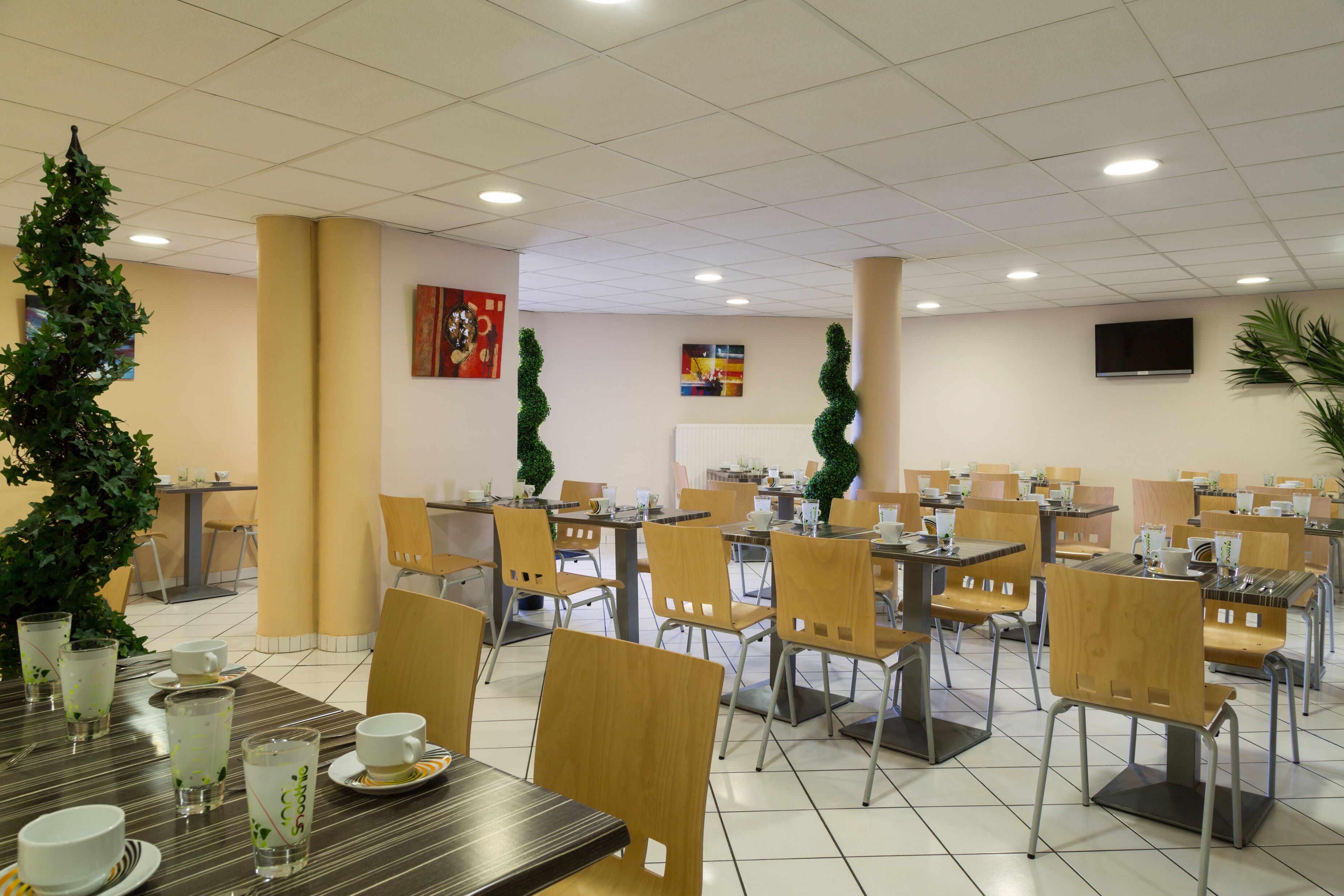 Desayuno buffet diario (EUR 10.50 por persona)