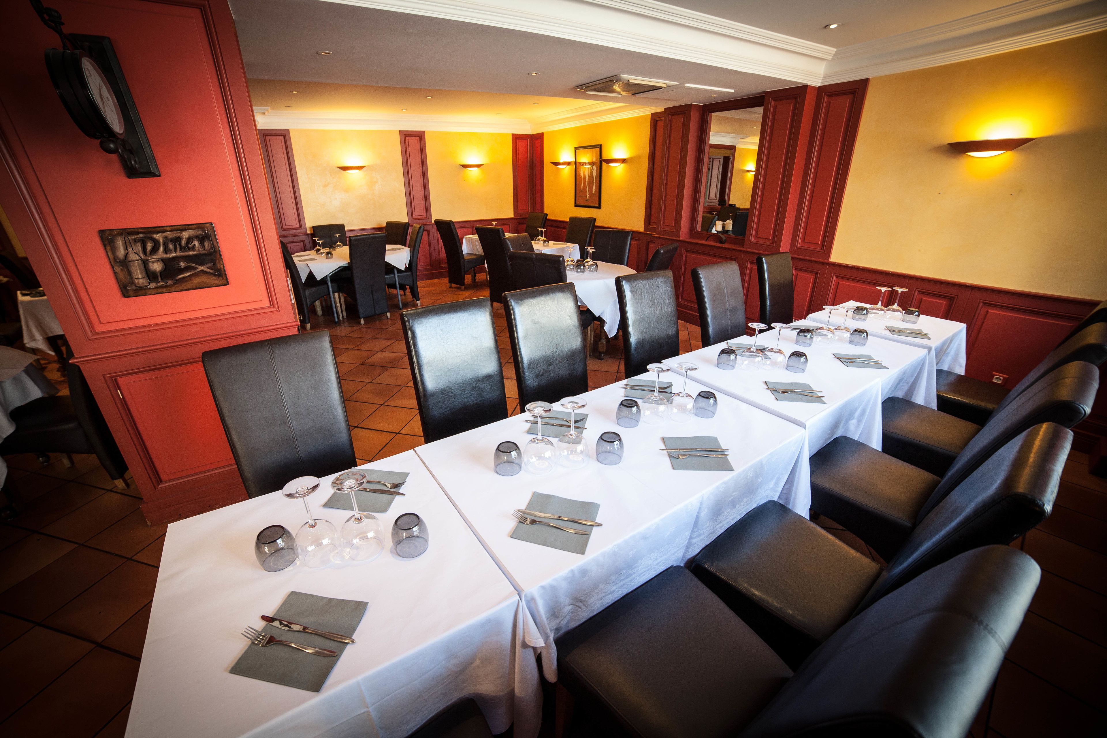 Lunch and dinner served