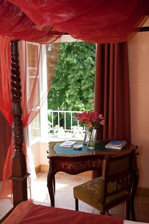 Dobbeltrom – deluxe | Safe på rommet, lydisolert og wi-fi (inkludert)