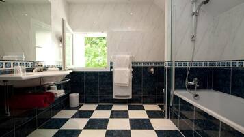 Hiustenkuivaaja, kylpytakit