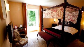 Tallelokero huoneessa, äänieristys, ilmainen Wi-Fi