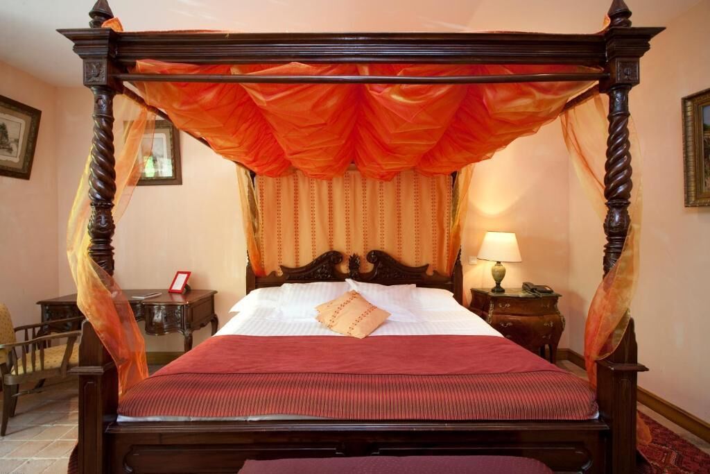 in-room safe, soundproofing, free wifi