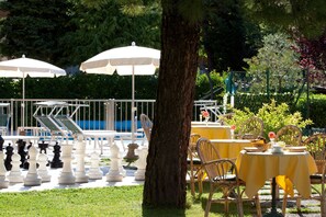 Outdoor dining - Astra (Tignale)