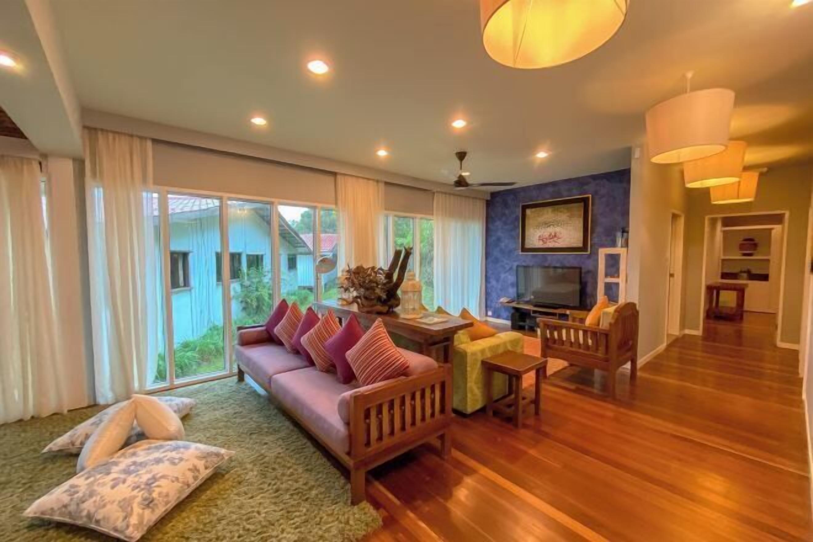 Cots/infant beds, bed sheets