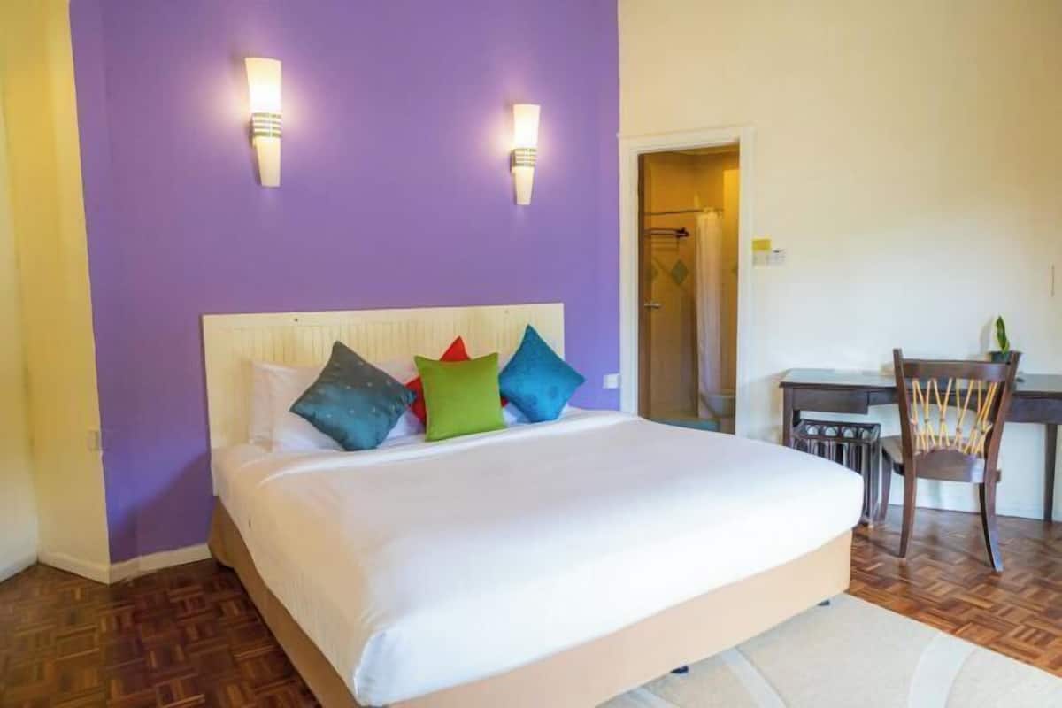 3 dormitorios, cunas, ropa de cama