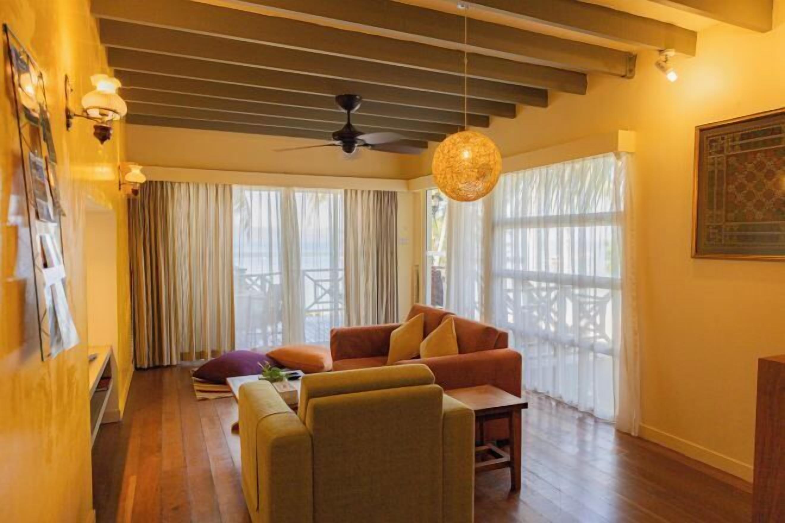 迷你吧、客房內保險箱、書桌、熨斗/熨衣板