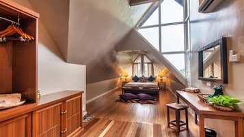 3 عدّة غرف نوم ومكواة/لوح كي وملاءات أسرّة