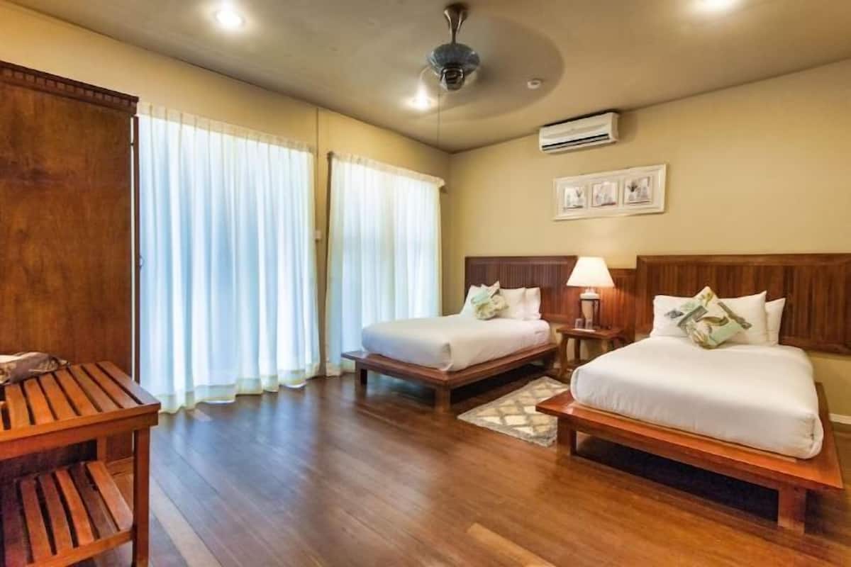 3 chambres, fer et planche à repasser, draps fournis