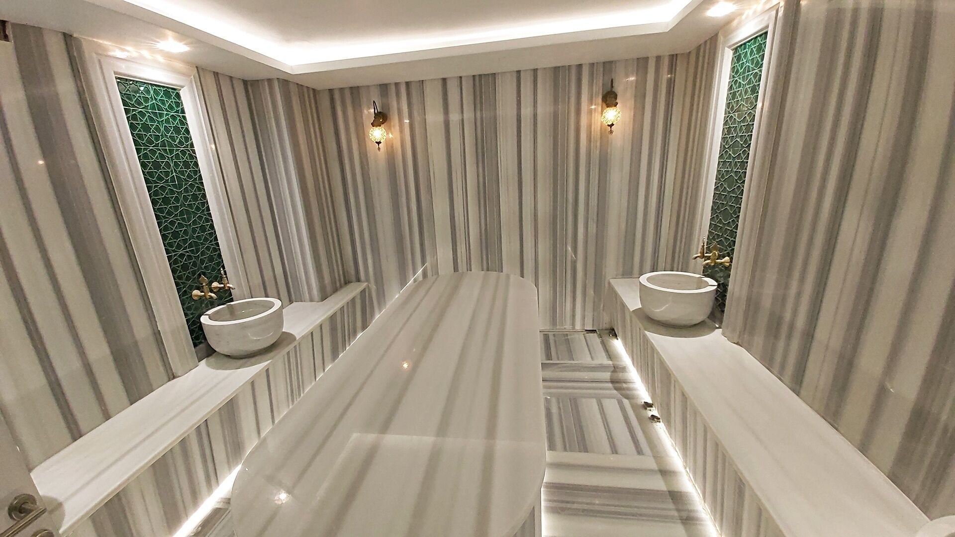 Couples treatment room(s), sauna