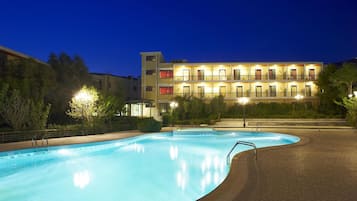 Piscina externa sazonal