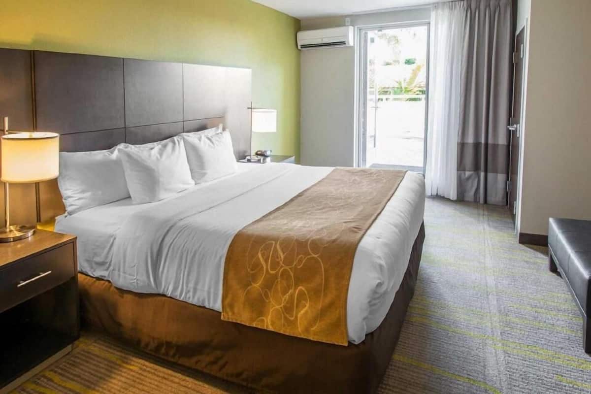 Premium bedding, pillowtop beds, in-room safe, desk