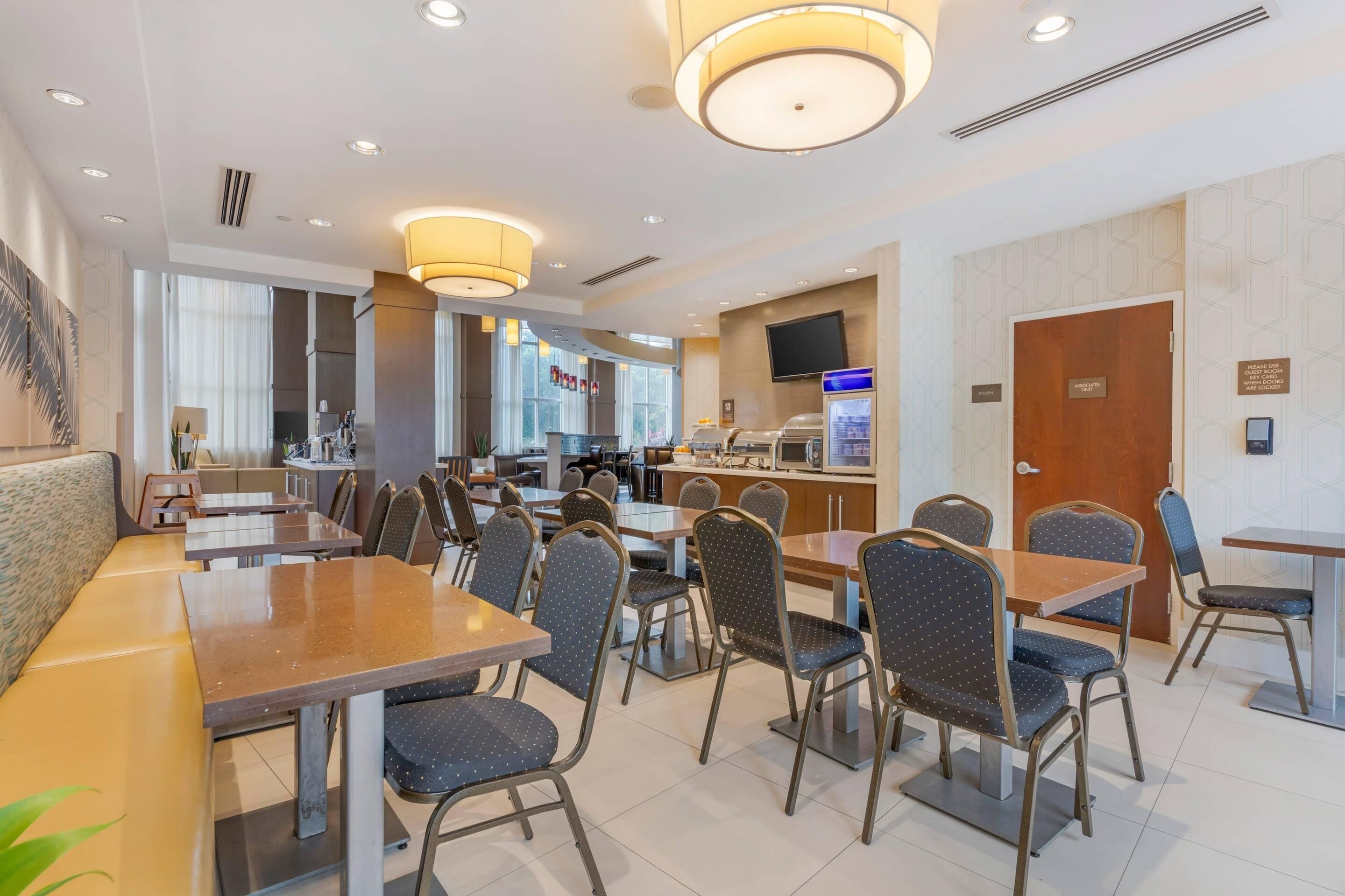 Free daily full breakfast 