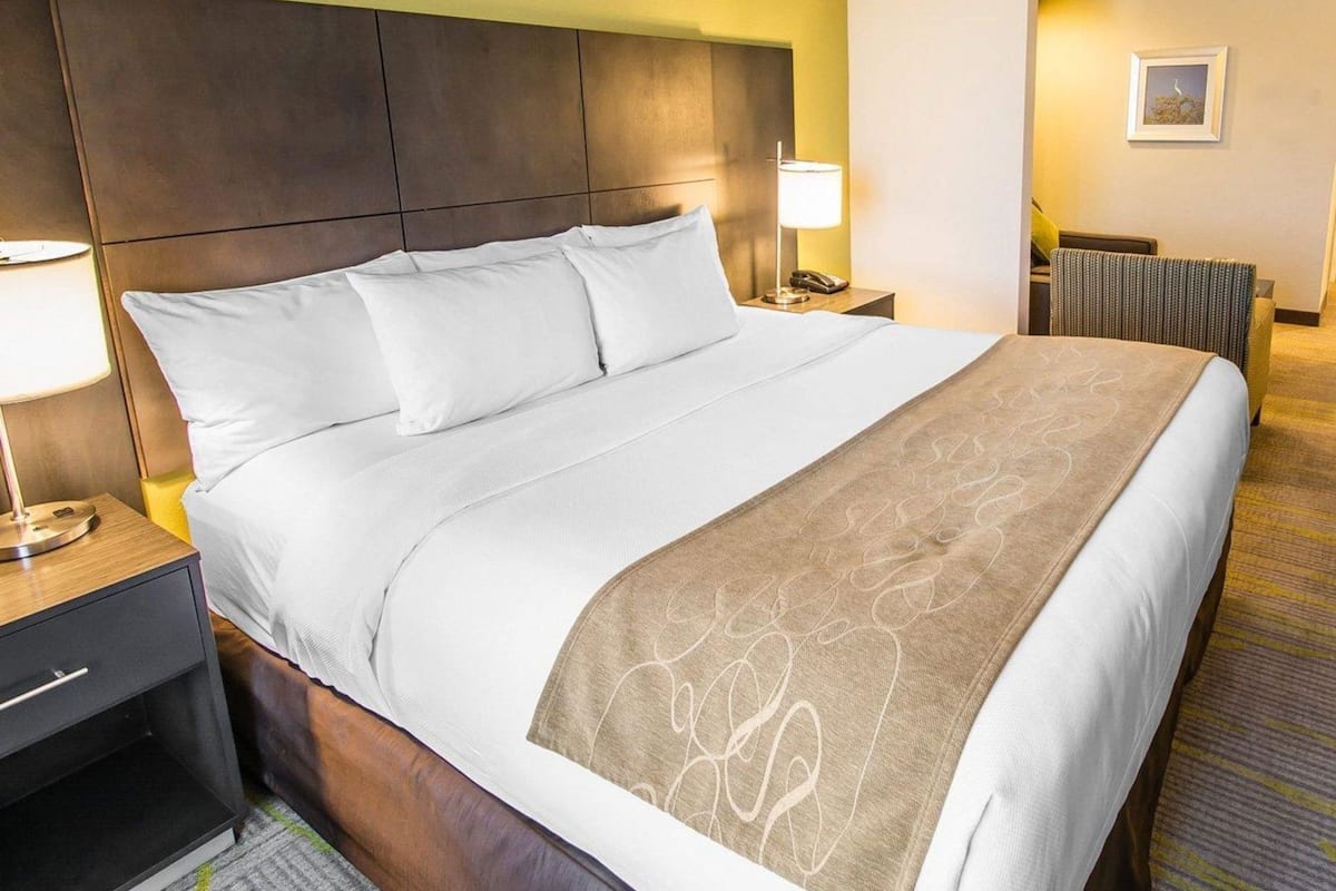 Premium bedding, pillowtop beds, in-room safe, desk