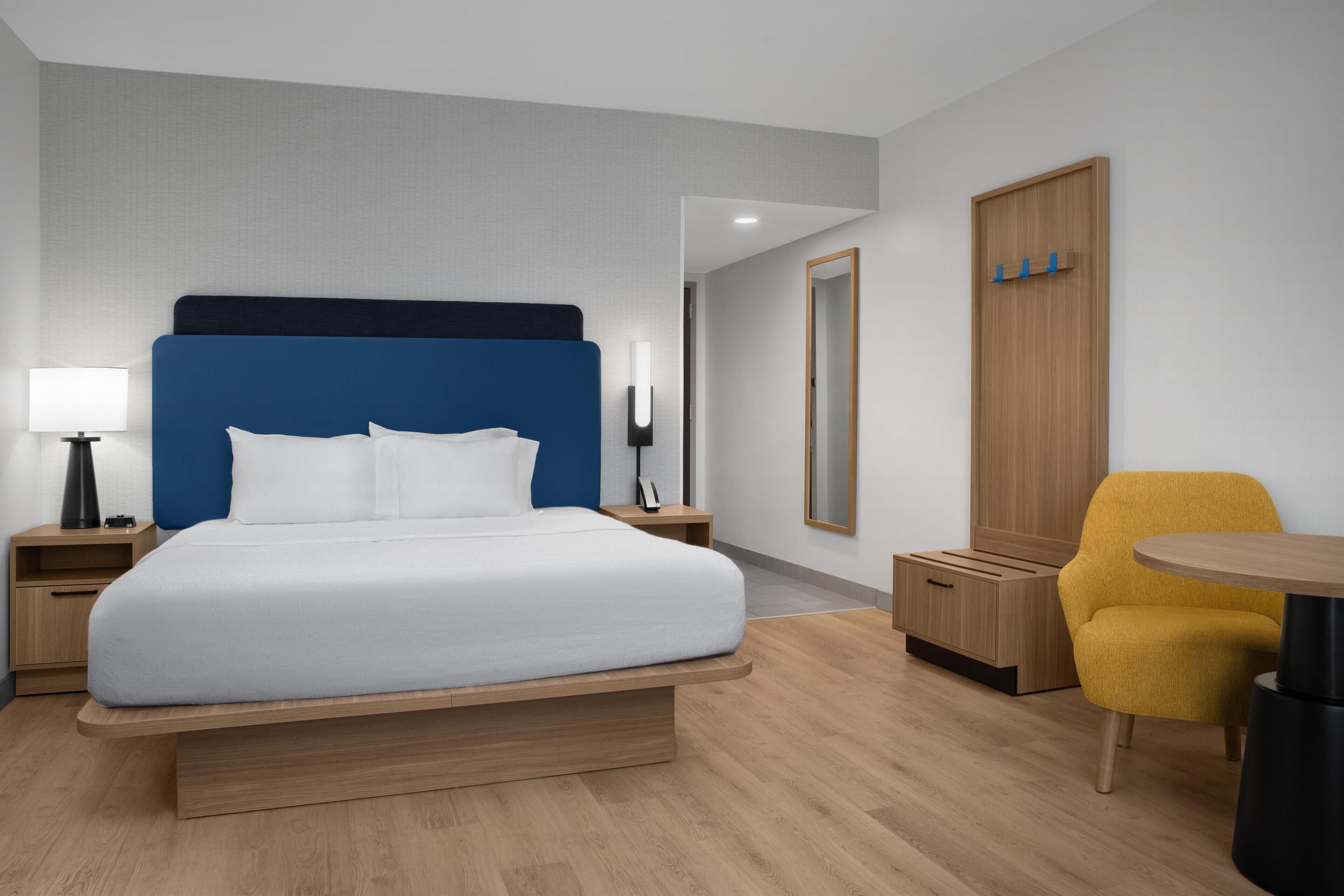 room, 1 king bed | desk, laptop workspace, blackout curtains, iron/ironing board