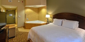 Room, 1 King Bed, Jetted Tub | In-room safe, iron/ironing board, free WiFi, bed sheets - Hampton Inn Geneseo (Geneseo)