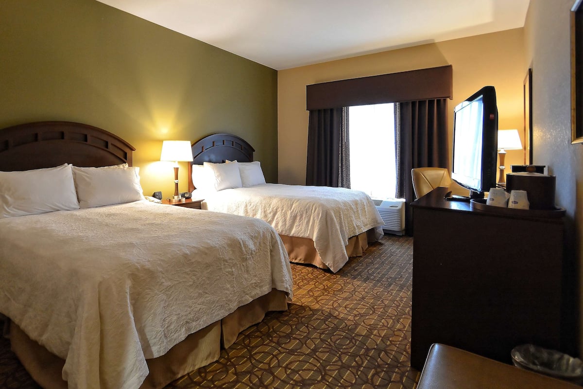 Room, 2 Queen Beds, Non Smoking