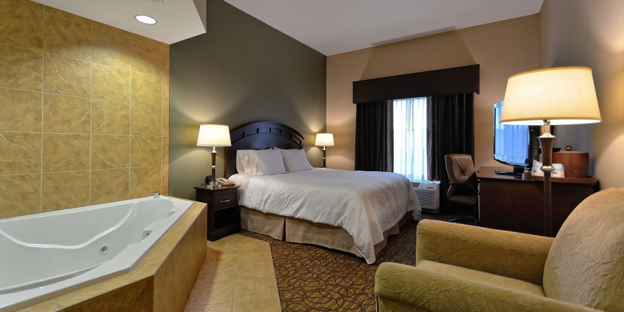 In-room safe, iron/ironing board, free WiFi, bed sheets