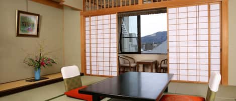 Ishicho Shogikuen Tower - Japanese Room | Down comforters, in-room safe, cribs/infant beds, free WiFi