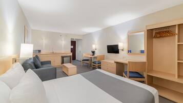 Suite, 1 Queen Bed with Sofa bed | Desk, iron/ironing board, free cots/infant beds, free WiFi