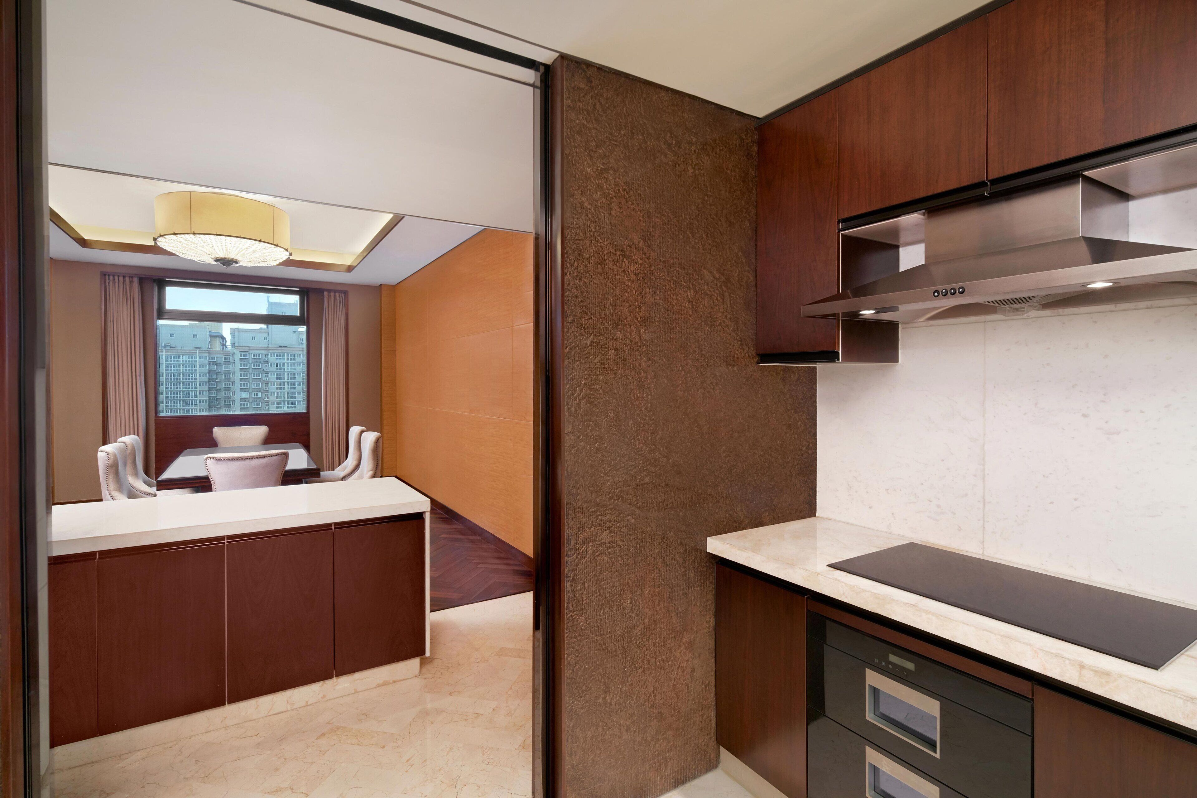 suite, 1 king bed, city view | private kitchen | fridge