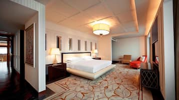 1 bedroom, premium bedding, in-room safe, desk