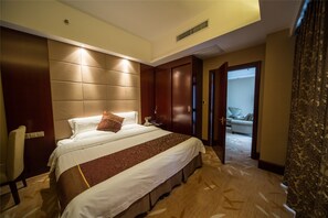 Deluxe Suite | Living area | LCD TV - Da Cheng Shanshui Hotel (Zhangjiajie)