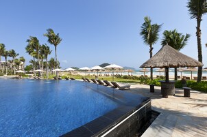 3 piscinas al aire libre