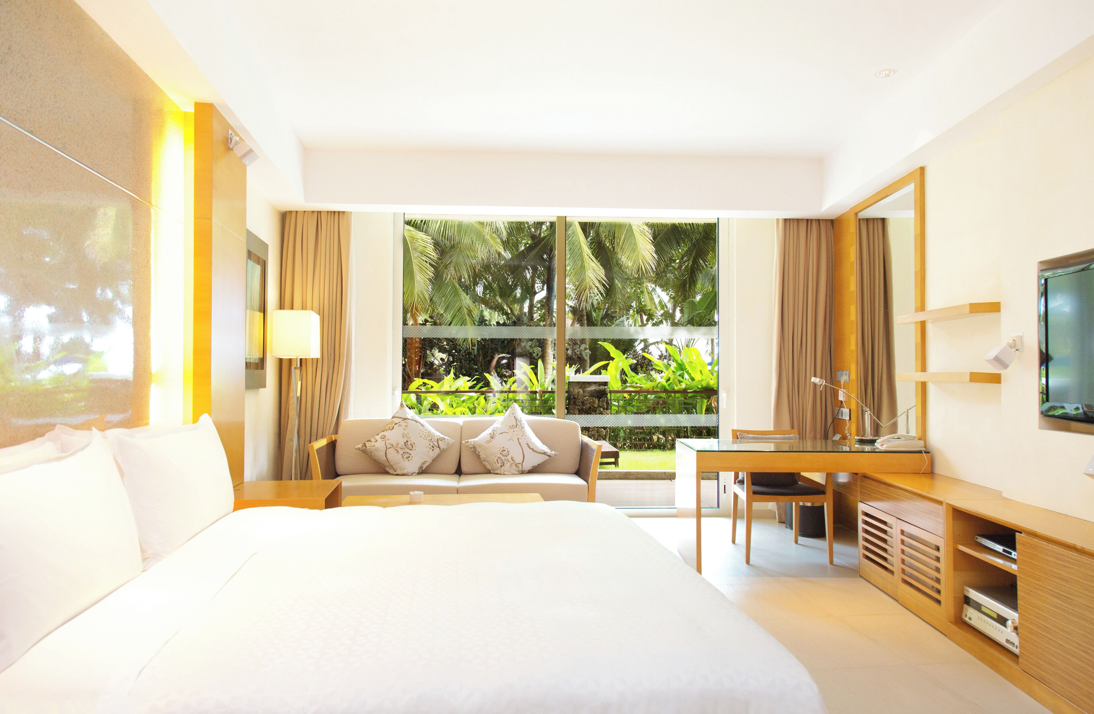 Suite, 2 Bedrooms | Premium bedding, in-room safe, desk, iron/ironing board