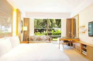 套房, 2 间卧室 | 高档床上用品、客房内保险箱、办公桌、熨斗/熨板