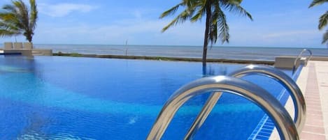 Outdoor pool, pool umbrellas