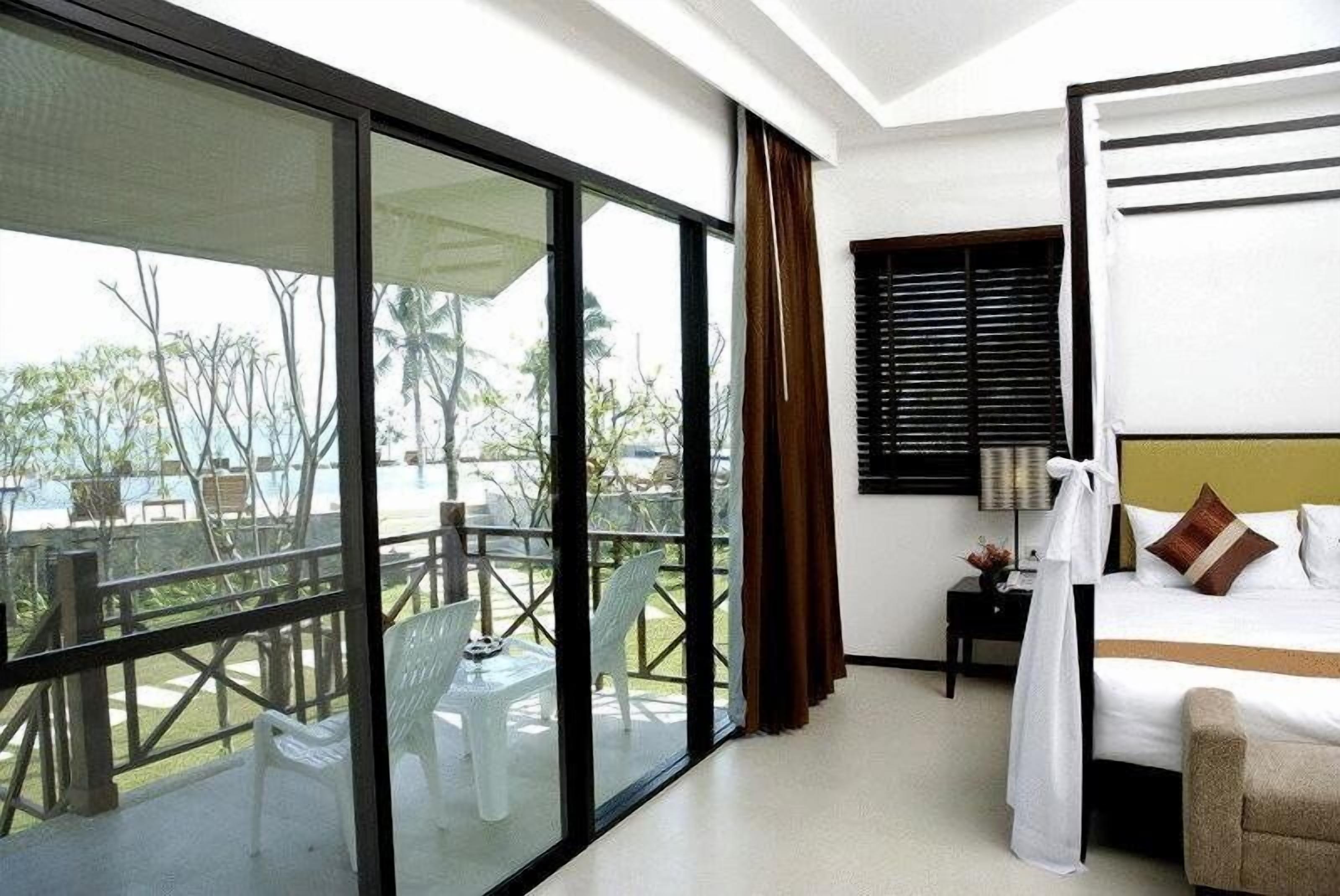 Hypo-allergenic bedding, pillow-top beds, minibar, in-room safe