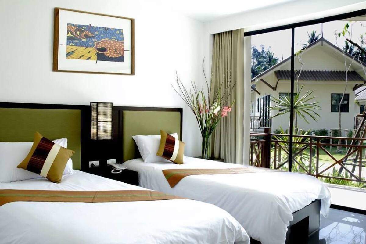 Hypo-allergenic bedding, pillowtop beds, minibar, in-room safe