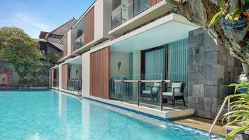 Pool Access Suite | 1 bedroom, premium bedding, minibar, in-room safe