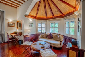 Flat-screen TV, pay movies - The Luang Say Residence (Luang Prabang)