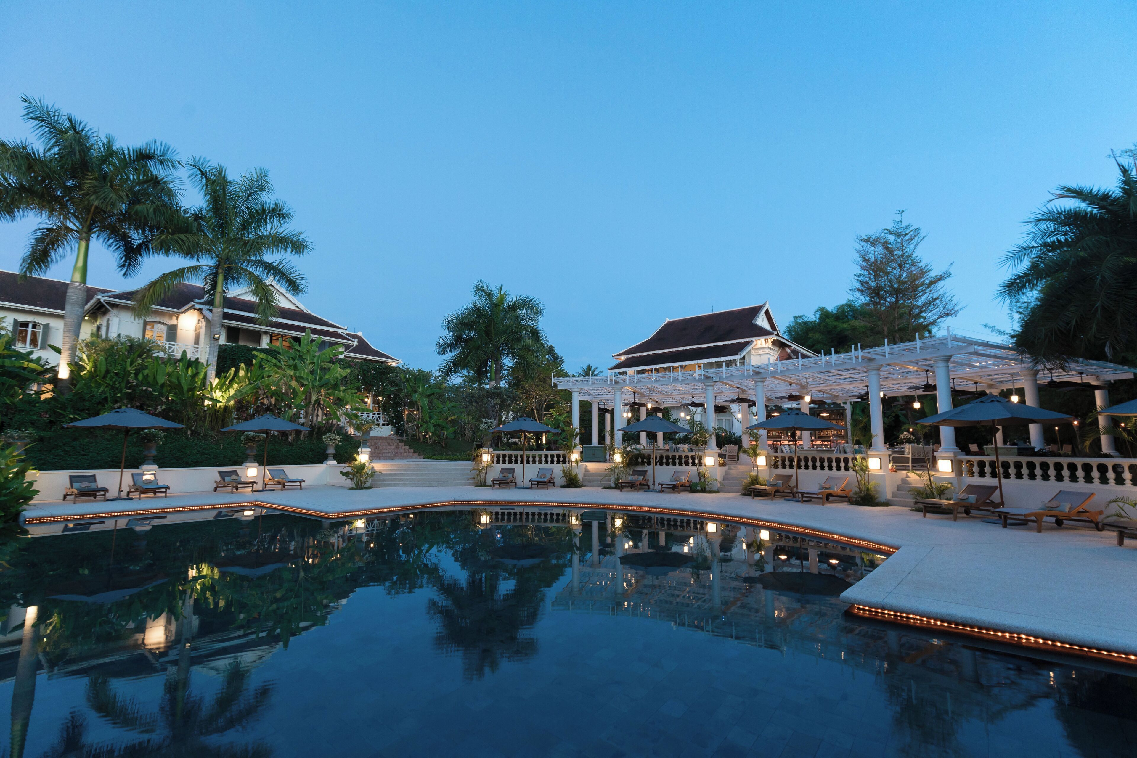 outdoor pool, pool umbrellas