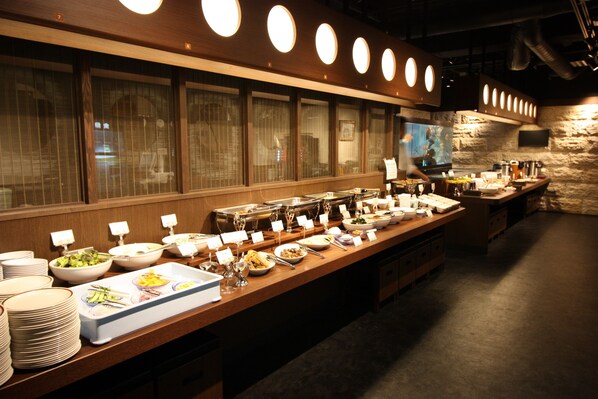 Daily buffet breakfast (JPY 900 per person) - Hakata Green Hotel Building No.2 (Fukuoka)
