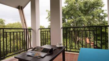 Deluxe Corner Room | วิวรีสอร์ท