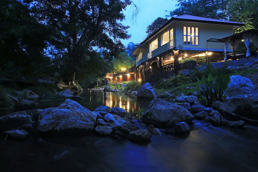 Zantiis Ndol Villas