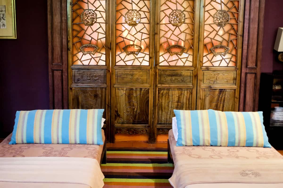 body treatments, aromatherapy, deep-tissue massages, sports massages