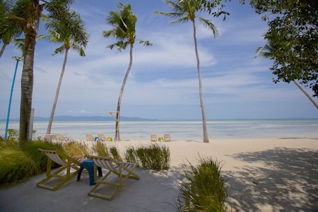 Exterior. Lime & Soda Beachfront Resort