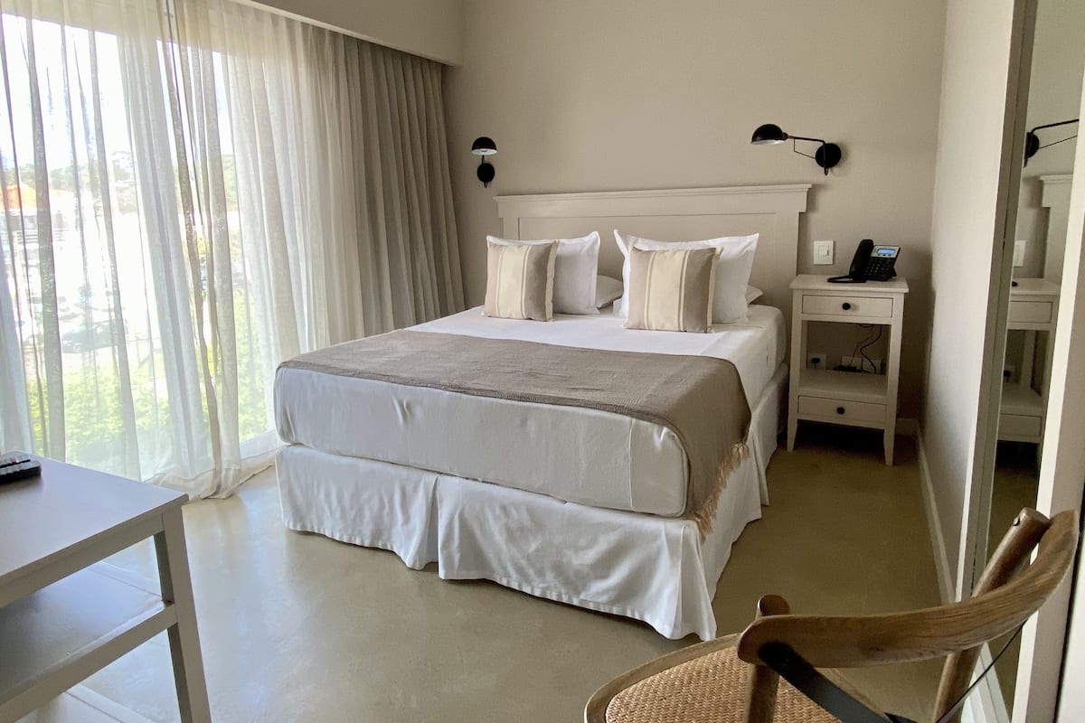 Standard Room | Egyptian cotton sheets, premium bedding, minibar, in-room safe