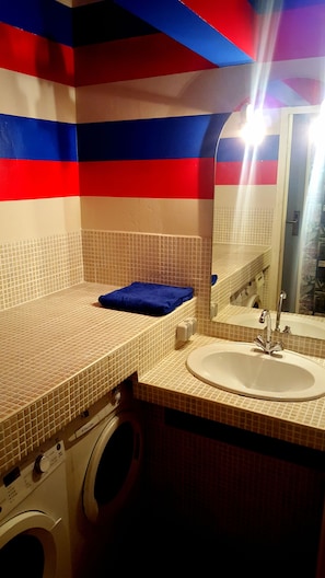 Shared Dormitory, Mixed Dorm | Free WiFi