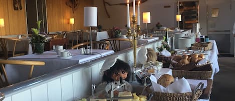 Petit déjeuner buffet compris tous les jours