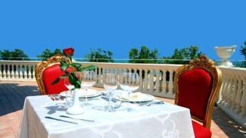 Tägliches inbegriffenes Frühstücksbuffet