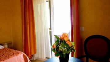 Familien-Suite, 2 Schlafzimmer, eingeschränkter Meerblick