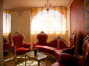 Lobby sitting area - Hotel Guerra (Francavilla al Mare)